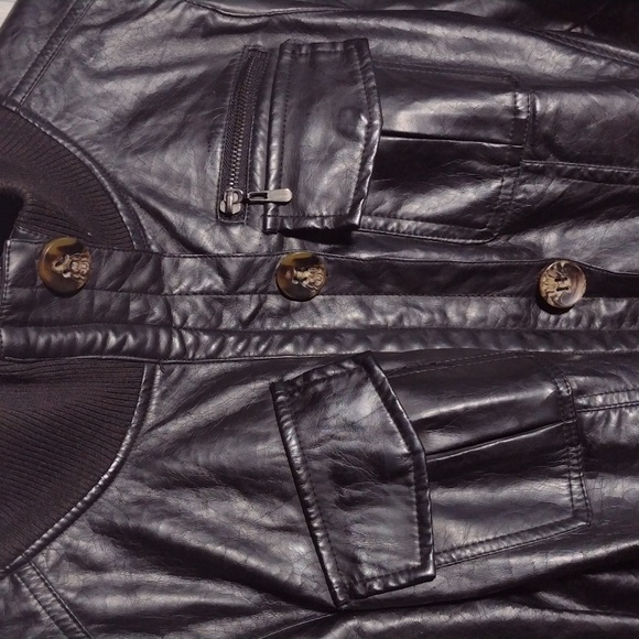 Gorgeous Vintage Leather Jacket - Picture 7 of 17